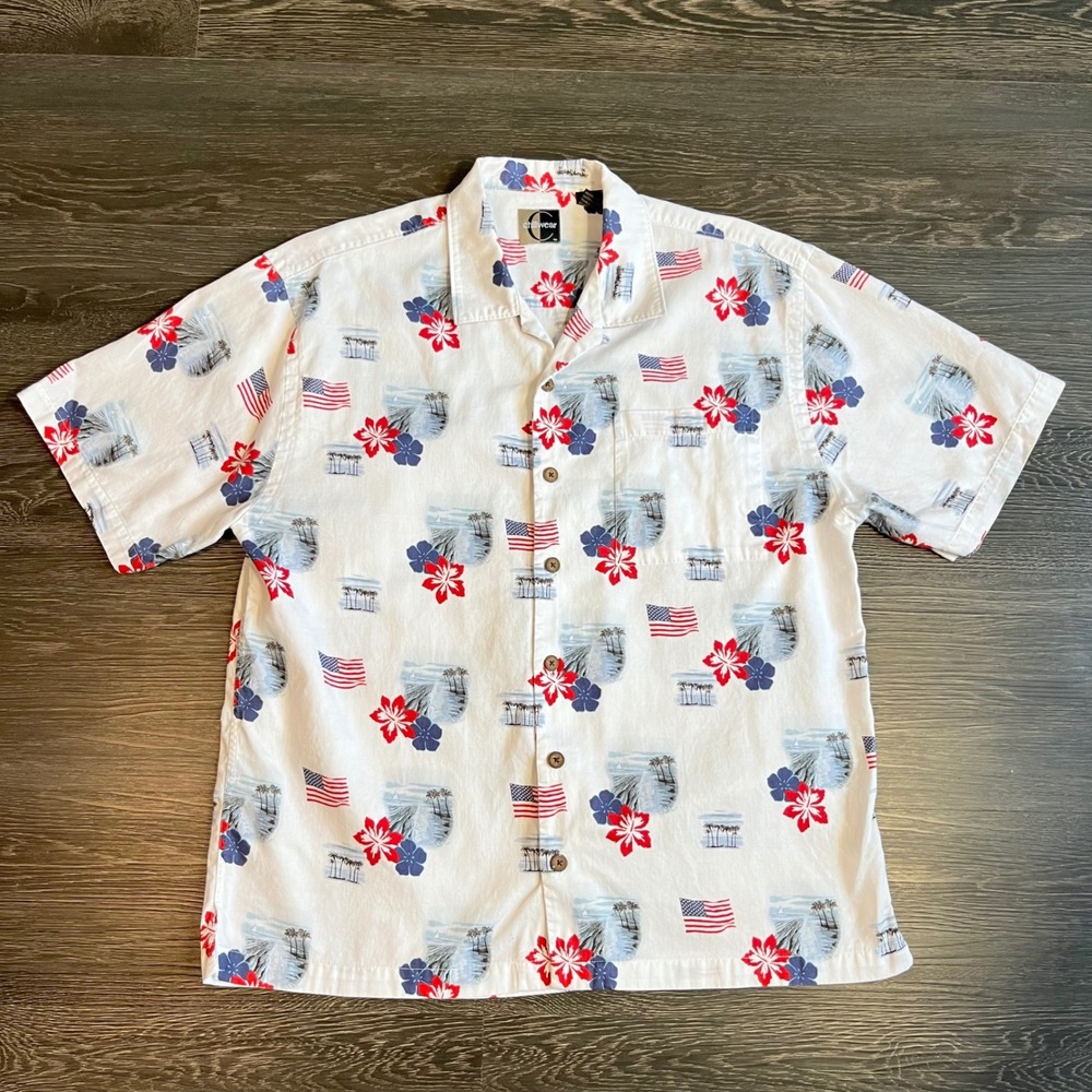 VTG Chiliwear Mens USA Flag Tropical Button Down Shirt Medium Beach Resortwear